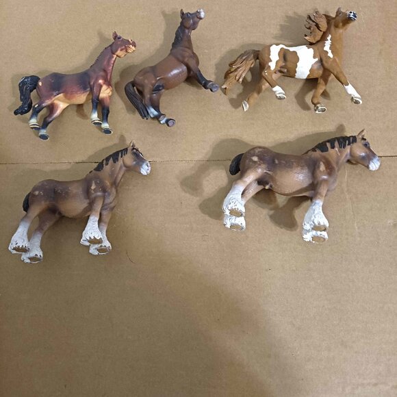 Schleich Clydesdale Gelding Horses - Picture 2 of 4
